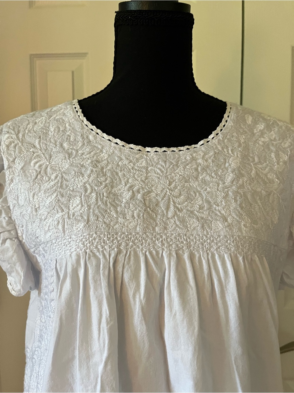 J.Marie White Embroidered Tiered Cotton Dress | Sz S EUC - Picture 2 of 10